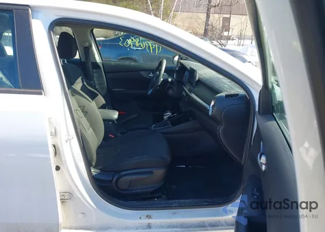 2020 Kia Forte Lxs z USA, uszkodzony, nr VIN 3KPF24AD4LE242847